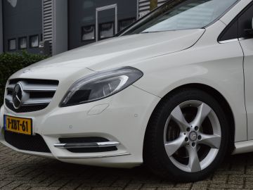 Mercedes-Benz B-Klasse 180 AUTOMAAT | SPORTPAKKET | XENON | PANORAMADAK | NAVI | CRUISE 